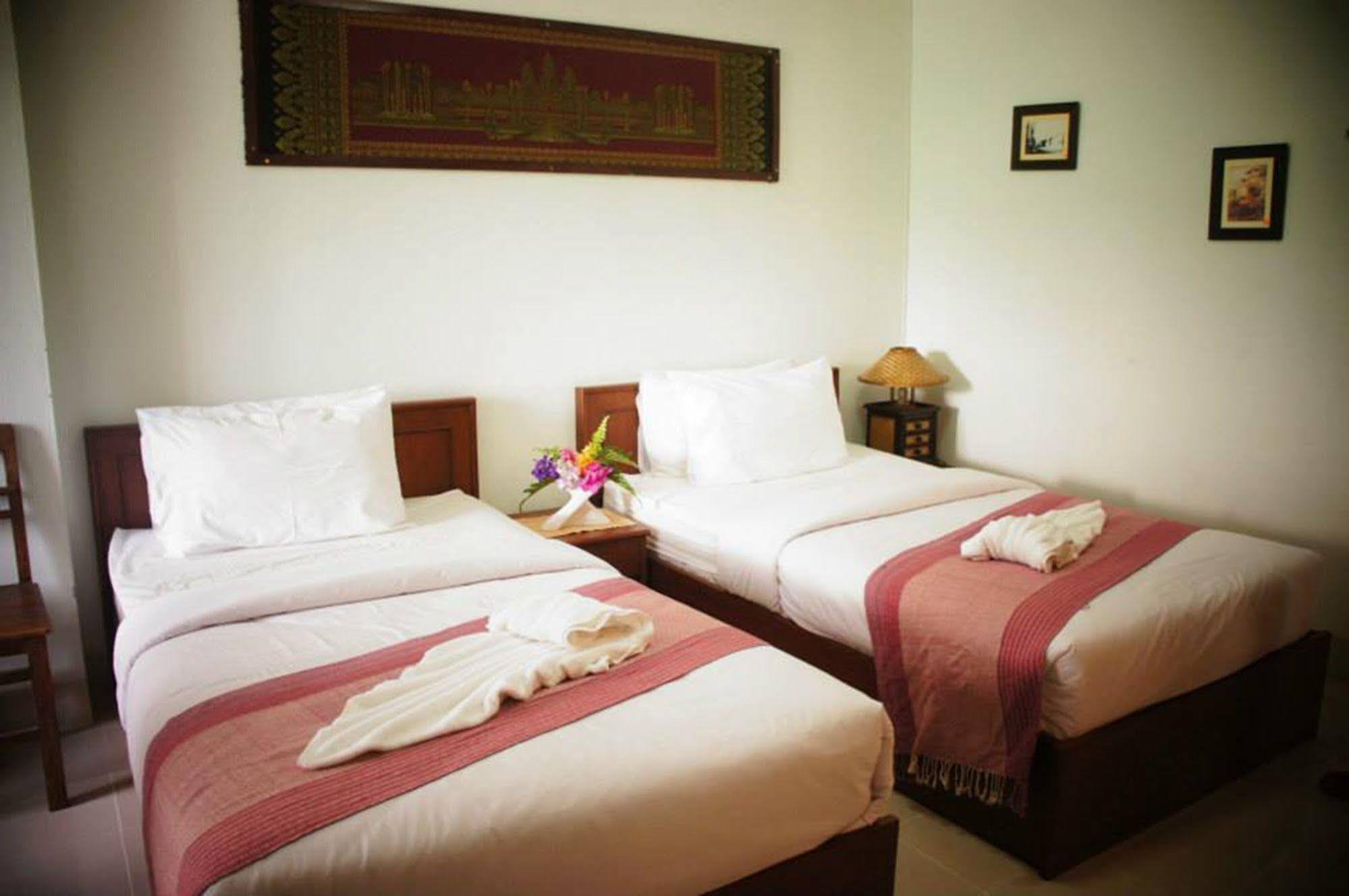 Vipa House Hotel Chiang Mai Exterior photo