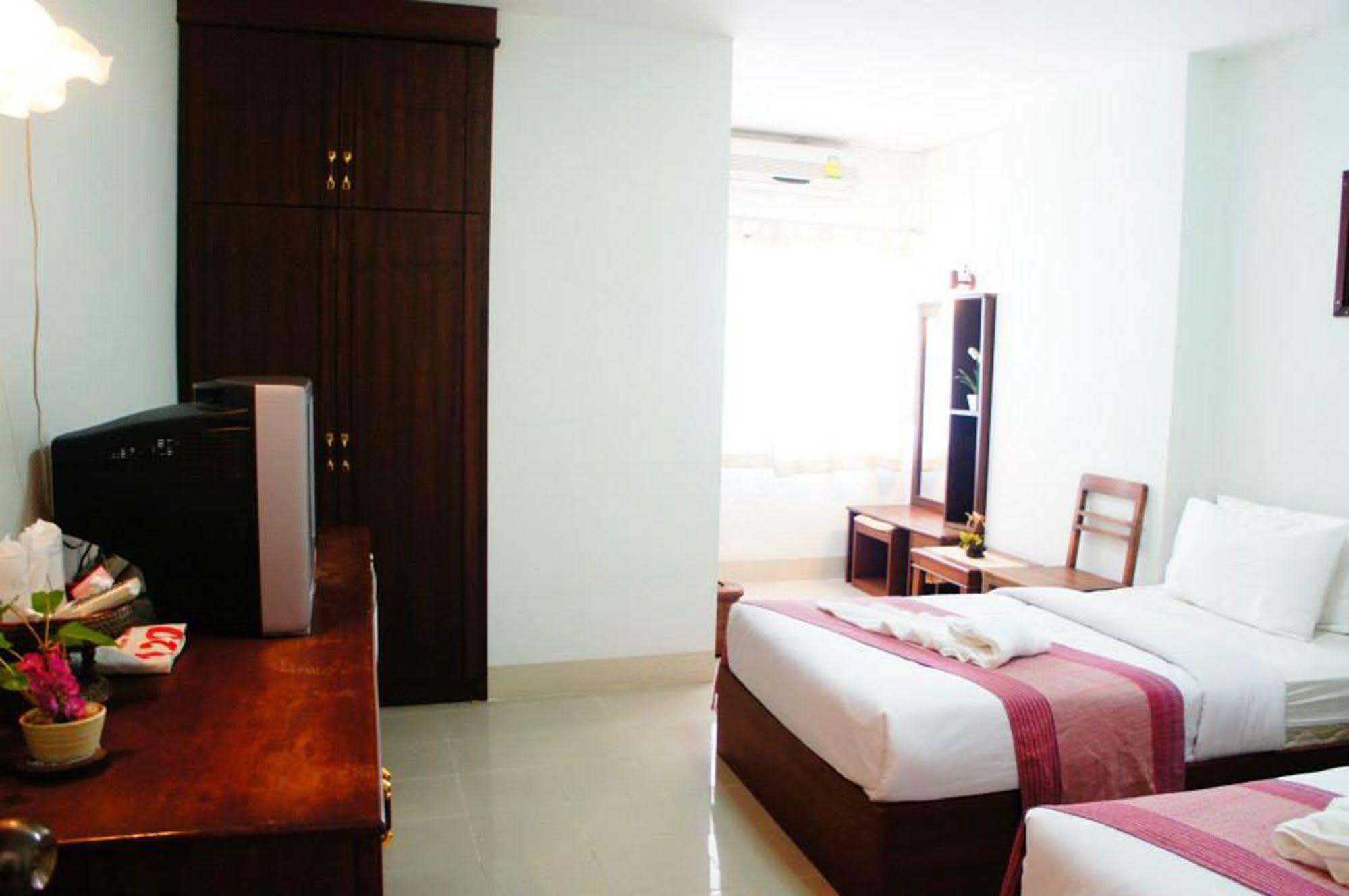 Vipa House Hotel Chiang Mai Exterior photo