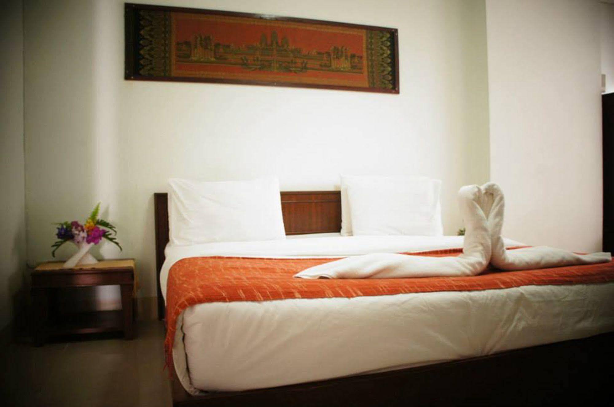 Vipa House Hotel Chiang Mai Exterior photo