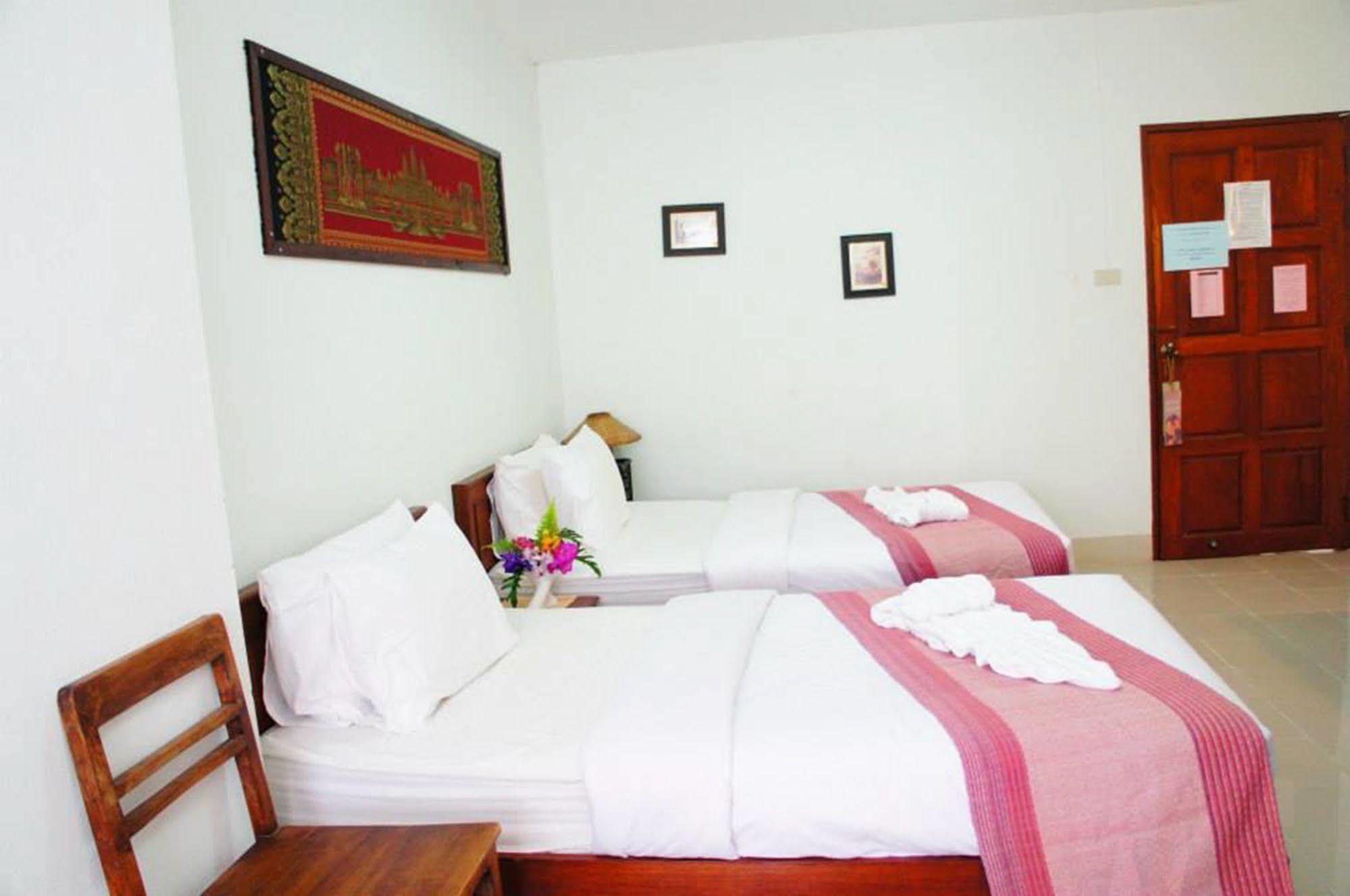 Vipa House Hotel Chiang Mai Exterior photo